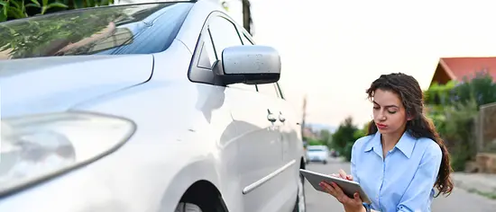 Steinschlag Schäden am Auto